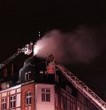 Feuer 3 Dachstuhlbrand Koeln Muelheim Gluecksburgstr P040